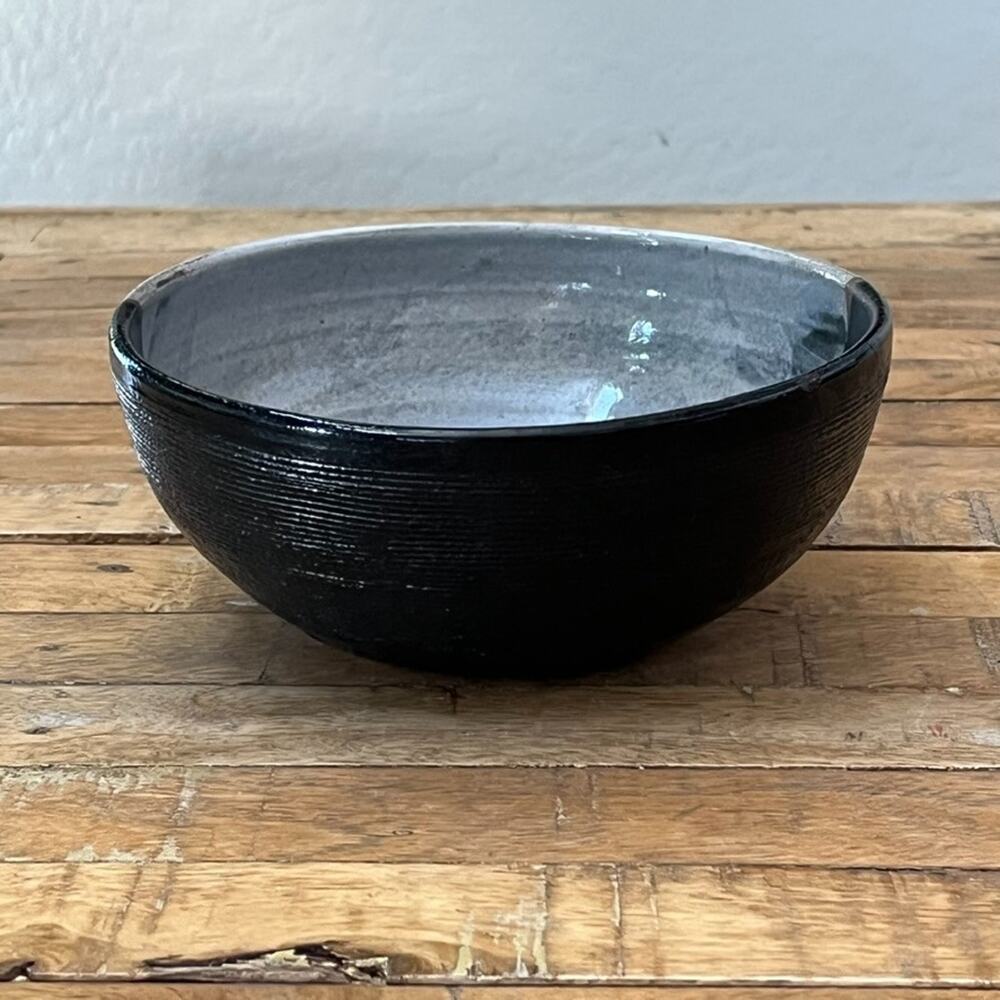 Studio Art Pottery Bowl 7.5" Dark Blue & Ivory Two Tone Glaze Rib Texture